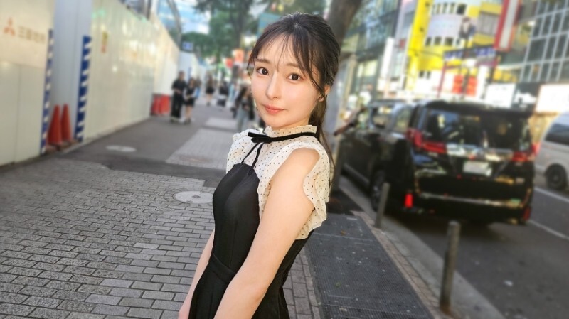 SIRO-5560 "[Angelic Beautiful Girl] Climaxes Over and Over Again with a Huge Cock She's Never Seen Before!? A beautiful girl in all her inno